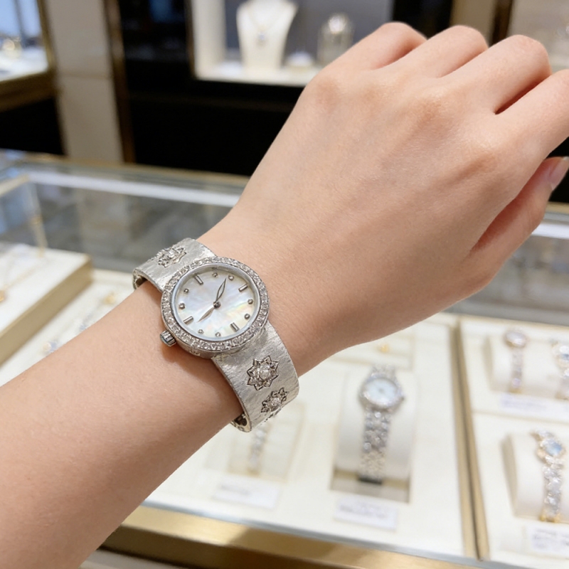 Reloj de cuarzo Cameo de plata - Luxury Watch Drawing reseña y precio